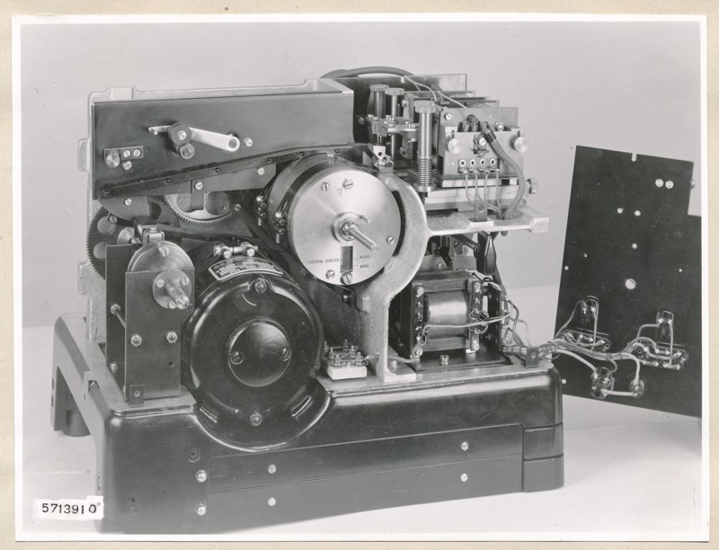 Fernschreibmaschine, Undulator 8 (www.industriesalon.de CC BY-SA)