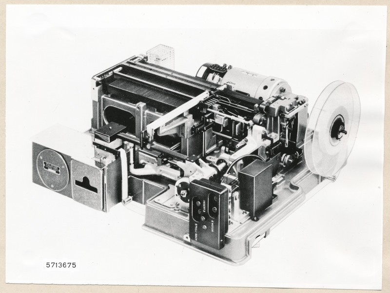 GNT Converter Modell 2201 (Fernschreibmaschine), ohne Gehäuse (www.industriesalon.de CC BY-SA)