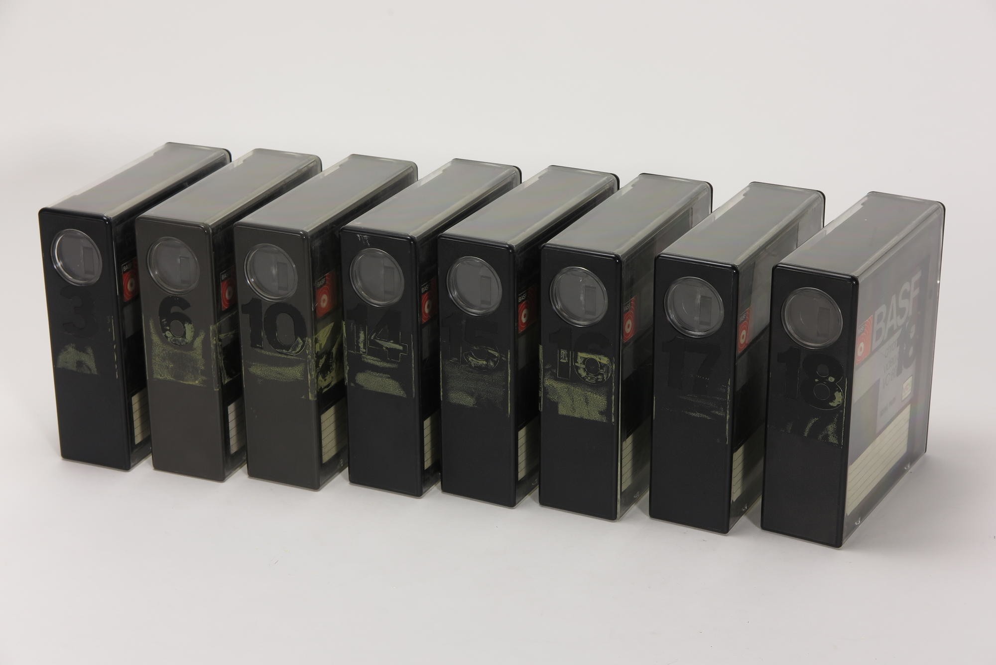 8 x BASF VC 60/130 Videokassetten, Zubehör für Videorecorder Telefunken VR 40 (Stiftung Deutsches Technikmuseum Berlin CC0)