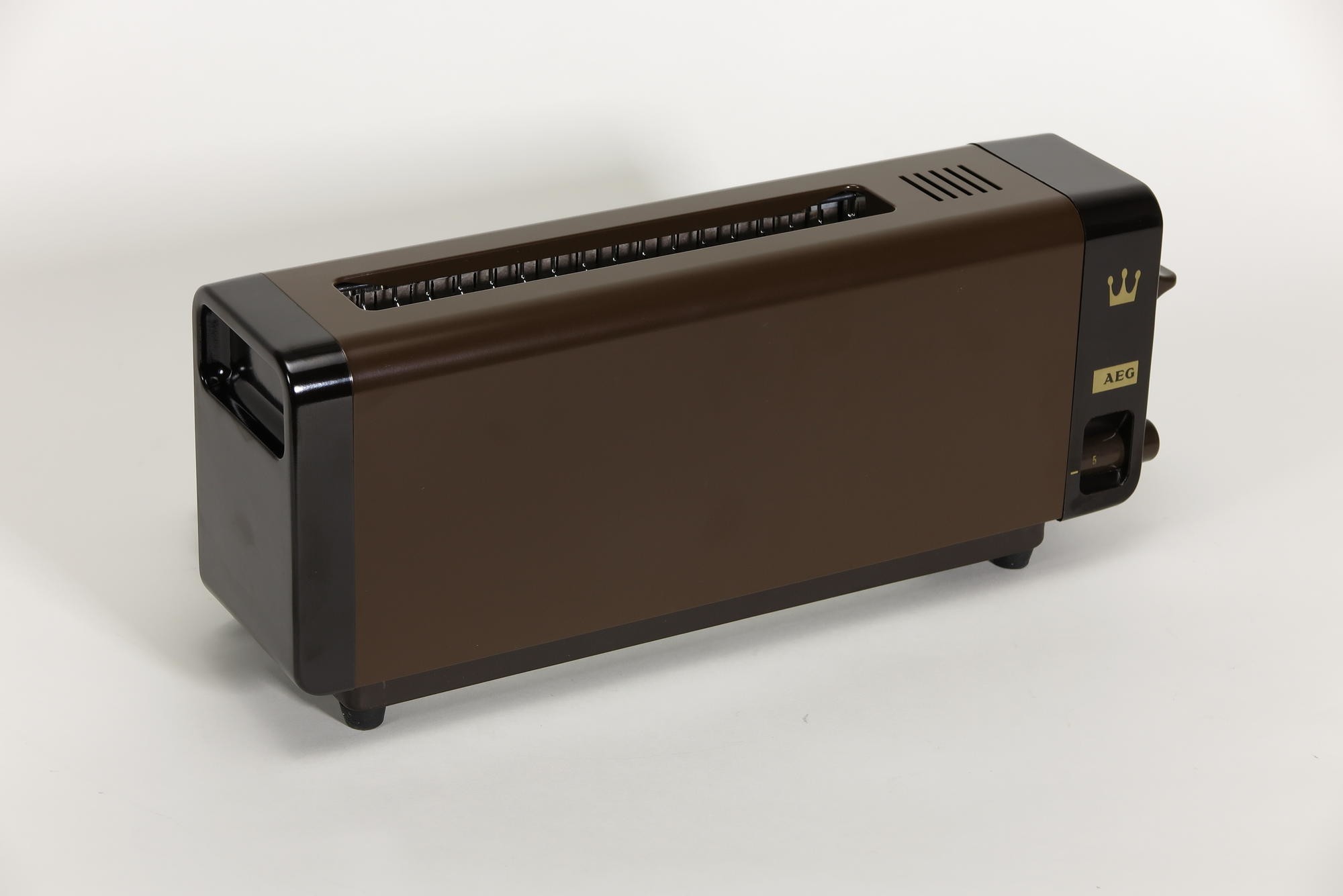 Automatischer Toaster Typ E WK 0026 Modell AT 209L 'automatic toaster` (Stiftung Deutsches Technikmuseum Berlin CC0)