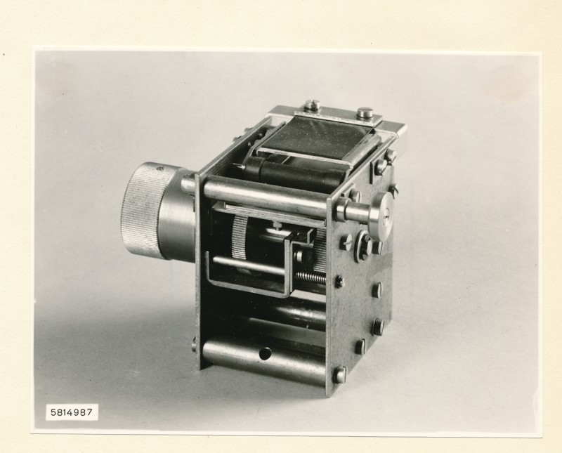 Bewegungskamera, Einstellvorrichtung, Foto April 1958 (www.industriesalon.de CC BY-SA)