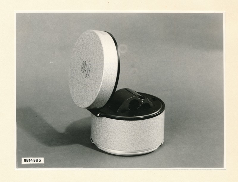 Bewegungskamera, Kassette, Bild 1, Foto April 1958 (www.industriesalon.de CC BY-SA)