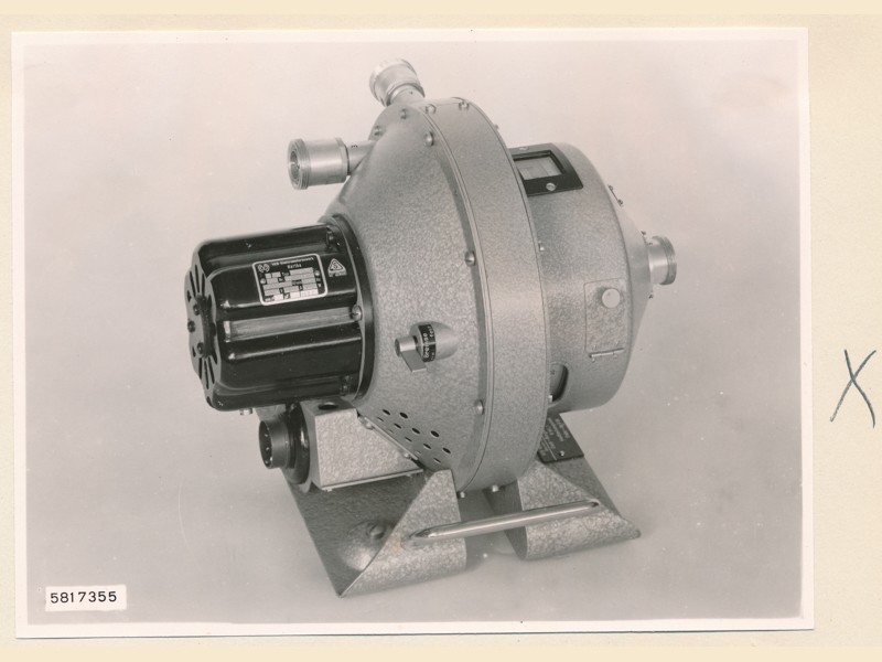 Dezimeter Ringmeßleitung , Motorseite, Foto 28. August 1958 (www.industriesalon.de CC BY-SA)