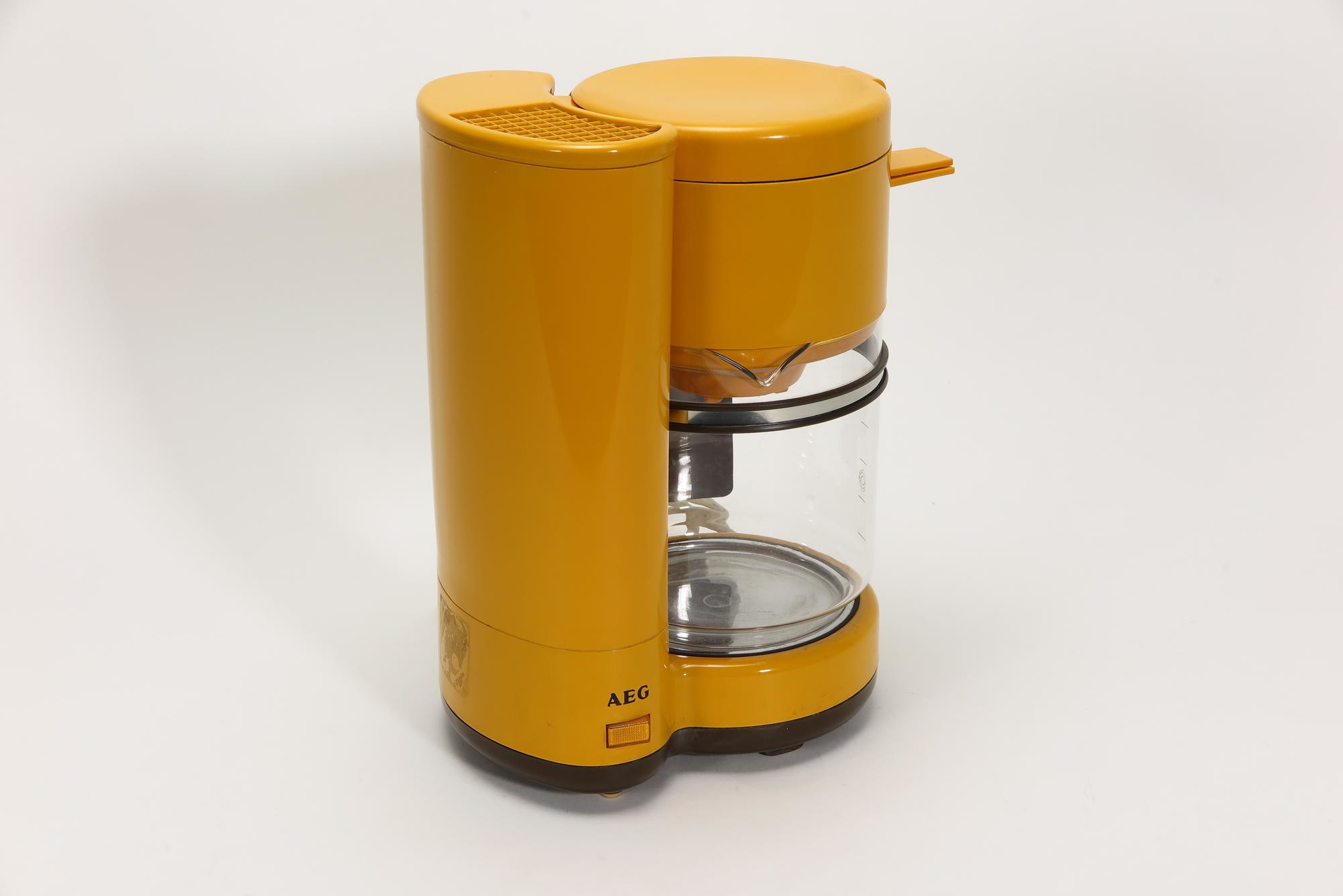 Elektrischer Kaffeeautomat für Filterkaffee AEG Typ E WK 0018 Modell KF 1200 (Stiftung Deutsches Technikmuseum Berlin CC0)