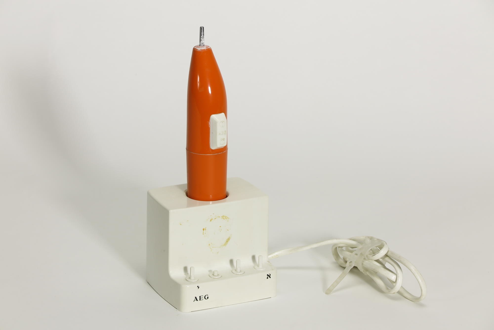 Elektrisches Zahnbürstenset AEG Typ ZBS "Dentalux A" (ohne Bürsten) (Stiftung Deutsches Technikmuseum Berlin CC0)