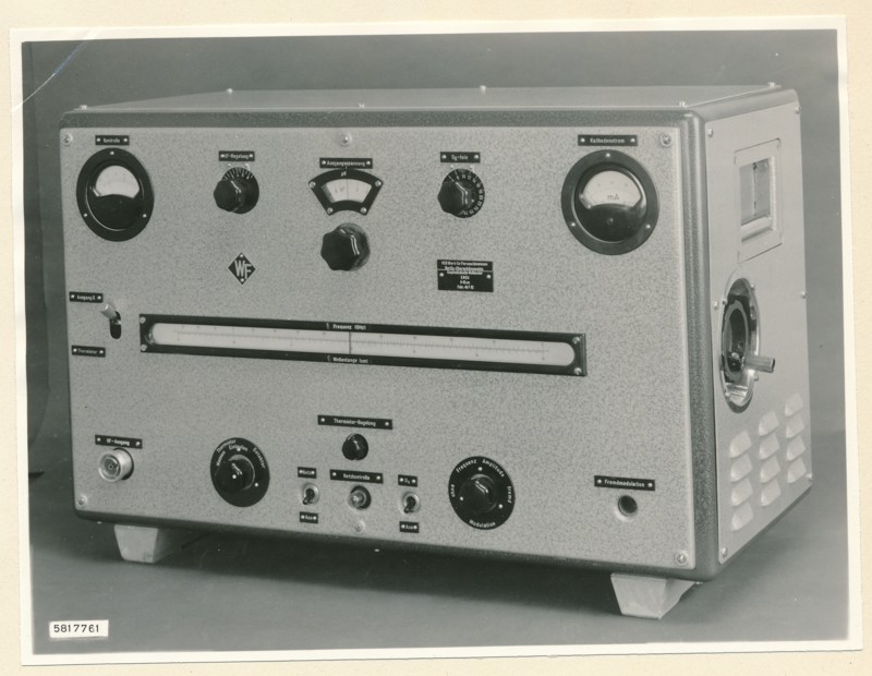 Empfindlichkeits-Meßsender EMS 4, Foto 8. Dezember 1958 (www.industriesalon.de CC BY-SA)