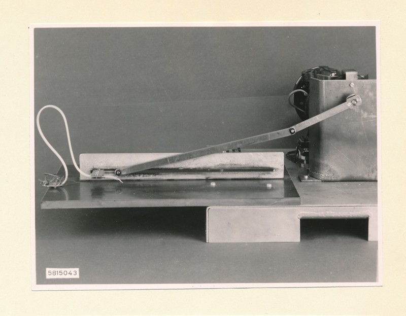 Fernschreibmaschine: Dauerversuchsmodell Flachkabel, Bild 1, Foto Mai 1958 (www.industriesalon.de CC BY-SA)
