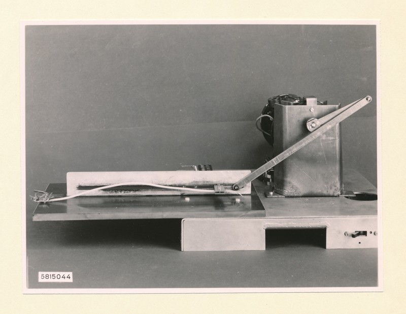 Fernschreibmaschine: Dauerversuchsmodell Flachkabel, Bild 2, Foto Mai 1958 (www.industriesalon.de CC BY-SA)
