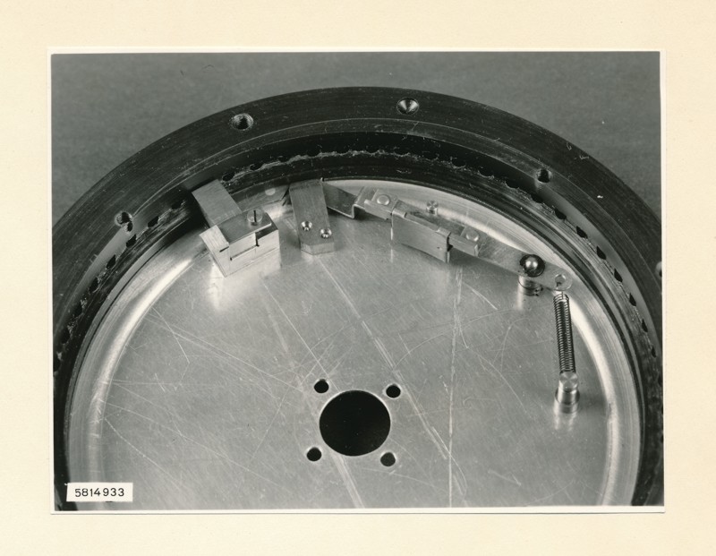 Fernschreibmaschine: Einspeicher-Magnet, Foto März 1958 (www.industriesalon.de CC BY-SA)