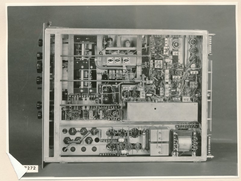 Fernseh - Meßgestell FMG1, Wobbel-Sinus -Generator, unten, Foto 30. Juli 1958 (www.industriesalon.de CC BY-SA)