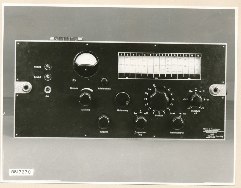 Fernseh - Meßgestell FMG1, Wobbel-Sinus-Generator, vorn, Foto 30. Juli 1958 (www.industriesalon.de CC BY-SA)
