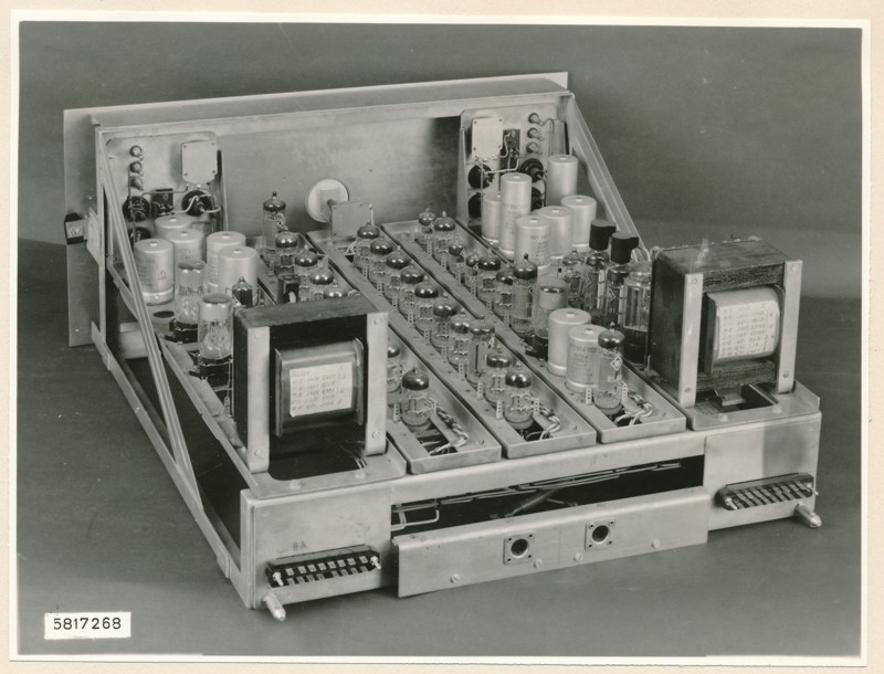 Fernseh - Meßgestell Signalgenerator 2, Rückseite, Foto 30. Juli 1958 (www.industriesalon.de CC BY-SA)