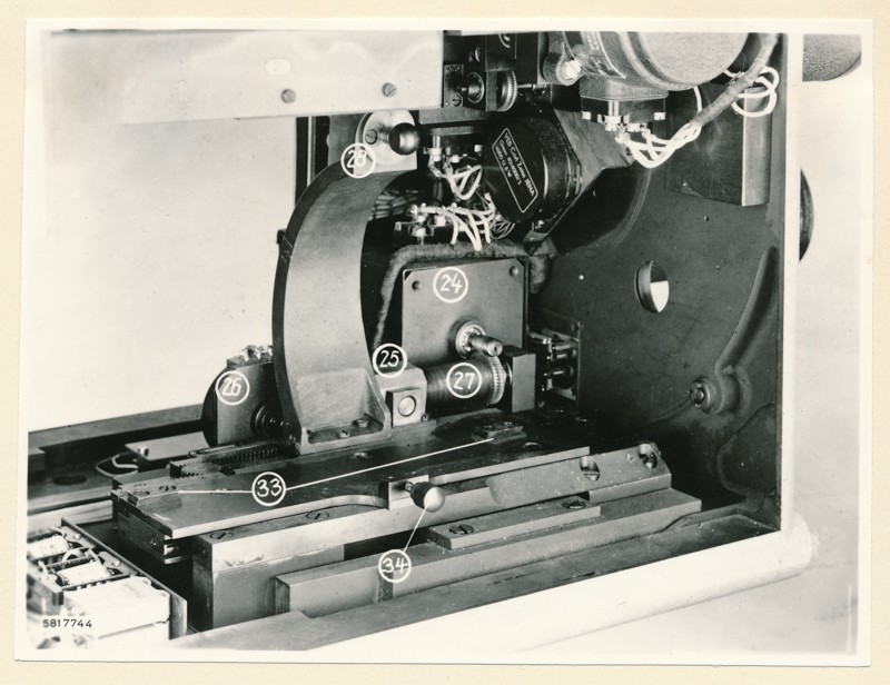 Fernseh-Studio-Kamera FSTK1, Fokussiermechanik ohne Schubstange , Foto 4. Dezember 1958 (www.industriesalon.de CC BY-SA)
