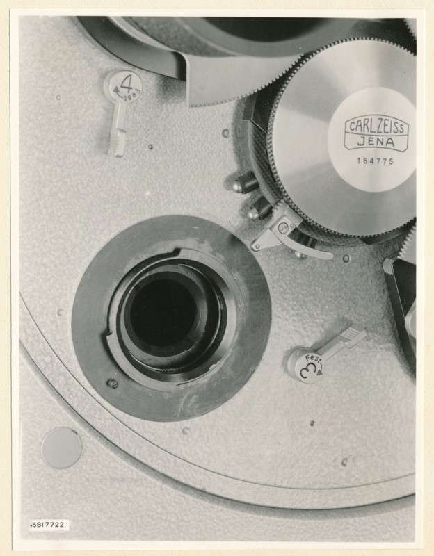 Fernseh-Studio-Kamera FSTK1 mit Objektivrevolver, Foto 4. Dezember 1958 (www.industriesalon.de CC BY-SA)