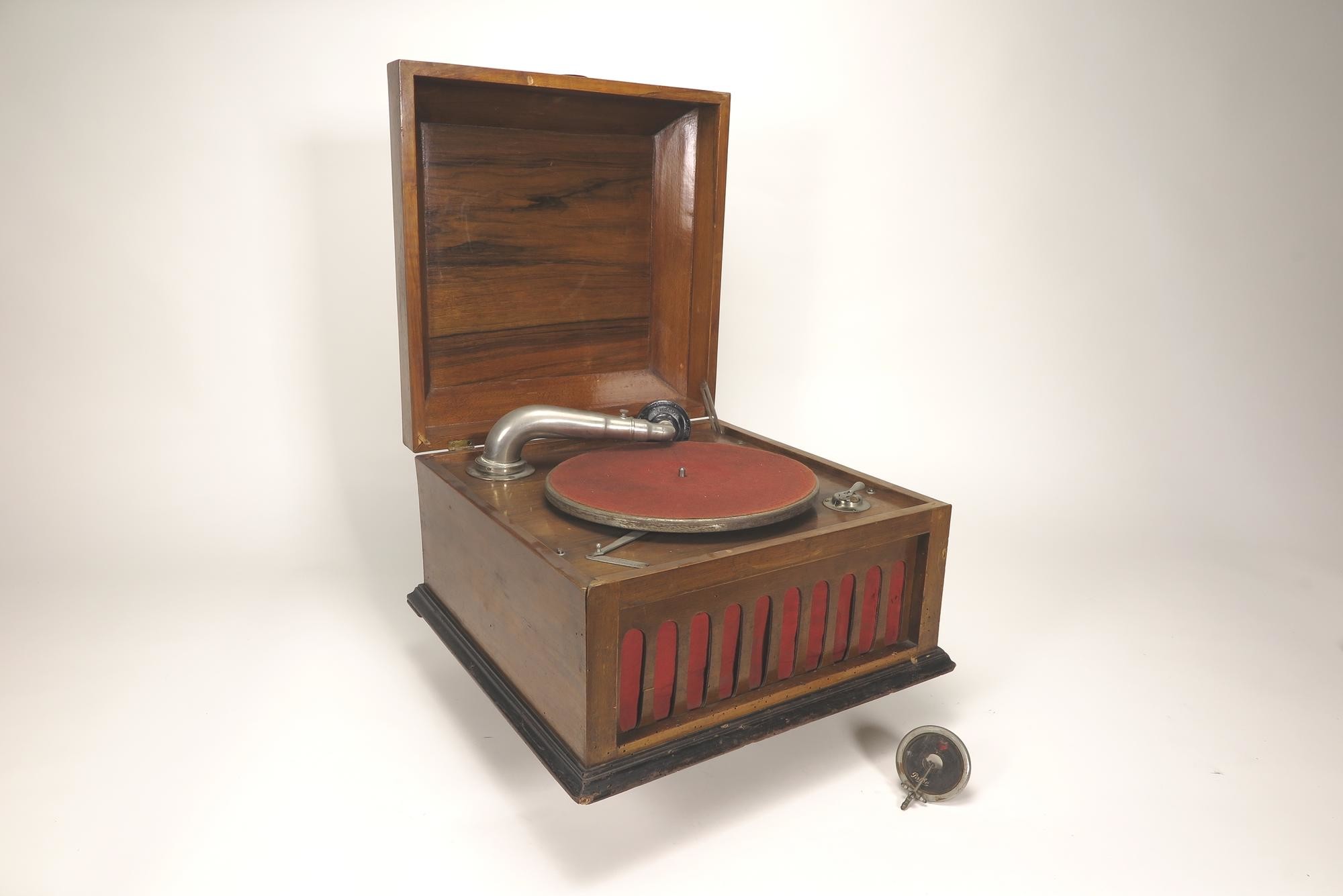 Grammophon Pathéfono "Ideal" (Stiftung Deutsches Technikmuseum Berlin CC0)
