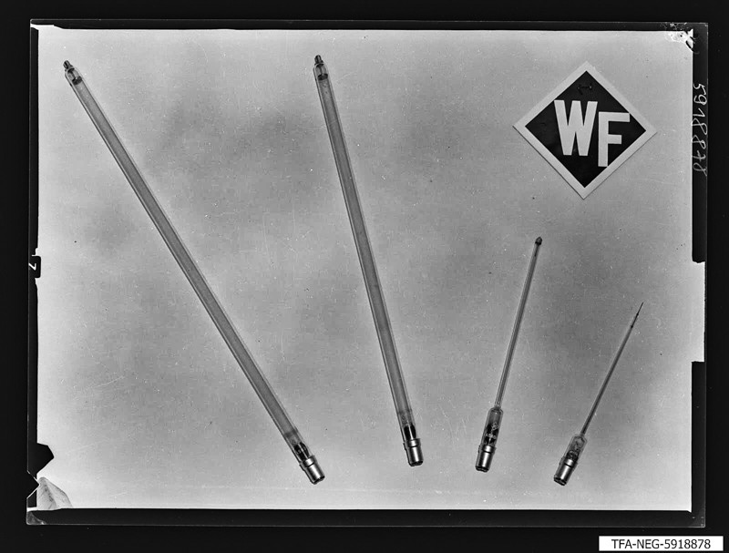 Gruppe KA-Röhre "WF" (www.industriesalon.de CC BY-SA)