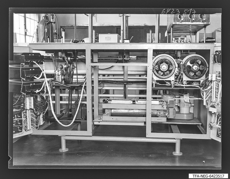 Kalibriereinrichtung, Getriebe, Foto 1964 (www.industriesalon.de CC BY-SA)