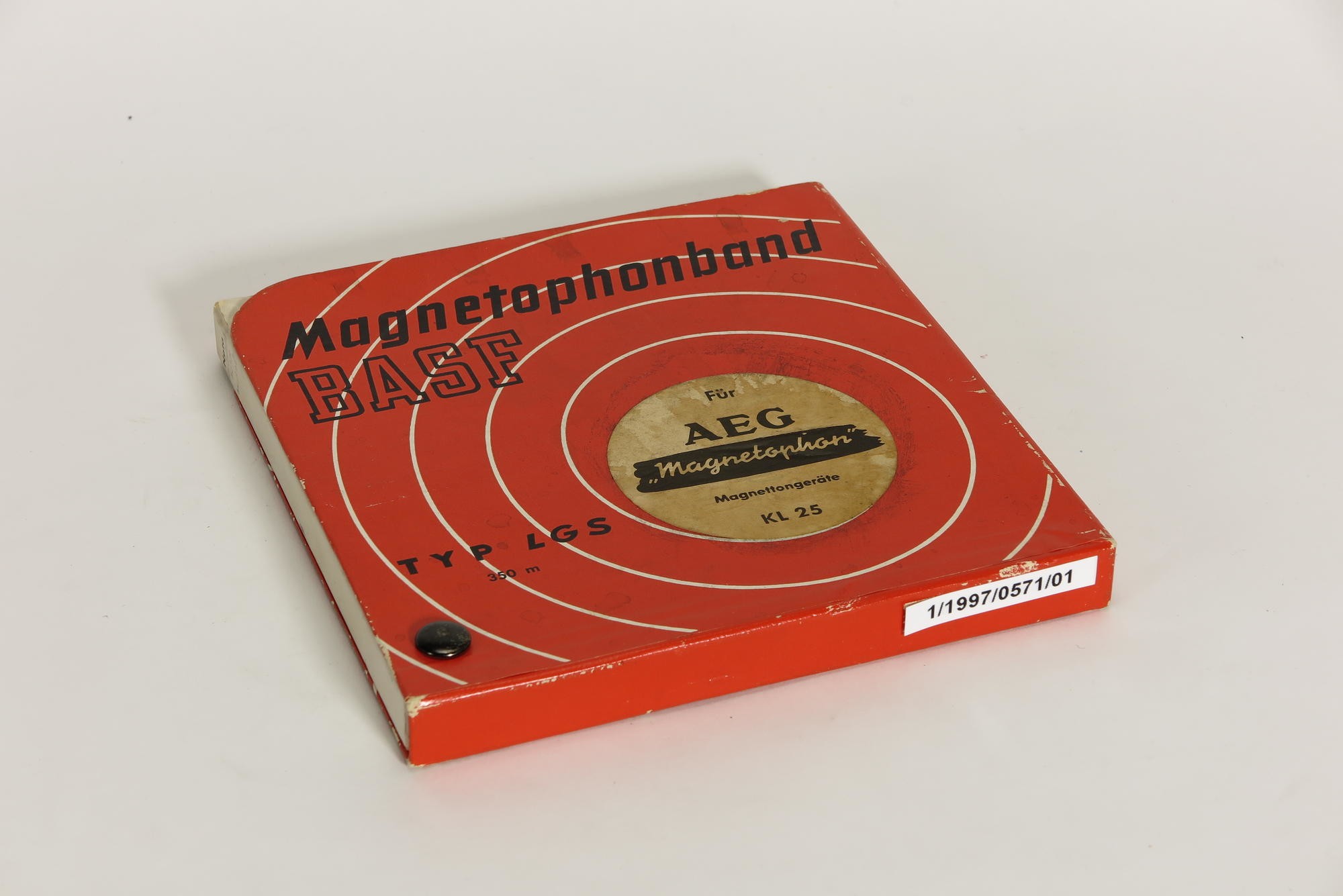 Kartonhülle, Zubehör zu Magnetophonband BASF LGS für Magnetophon AEG KL 25 (Stiftung Deutsches Technikmuseum Berlin CC0)