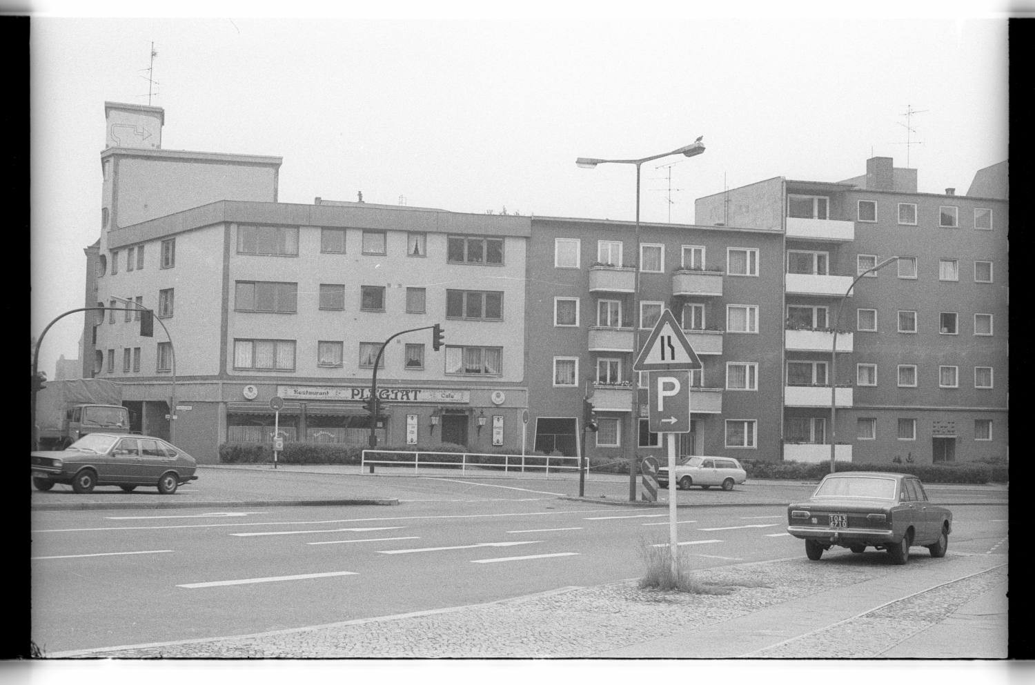 Kleinbildnegativ: Kreuzung Beckerstraße Ecke Knausstraße, 1979 (Museen Tempelhof-Schöneberg/Jürgen Henschel RR-F)