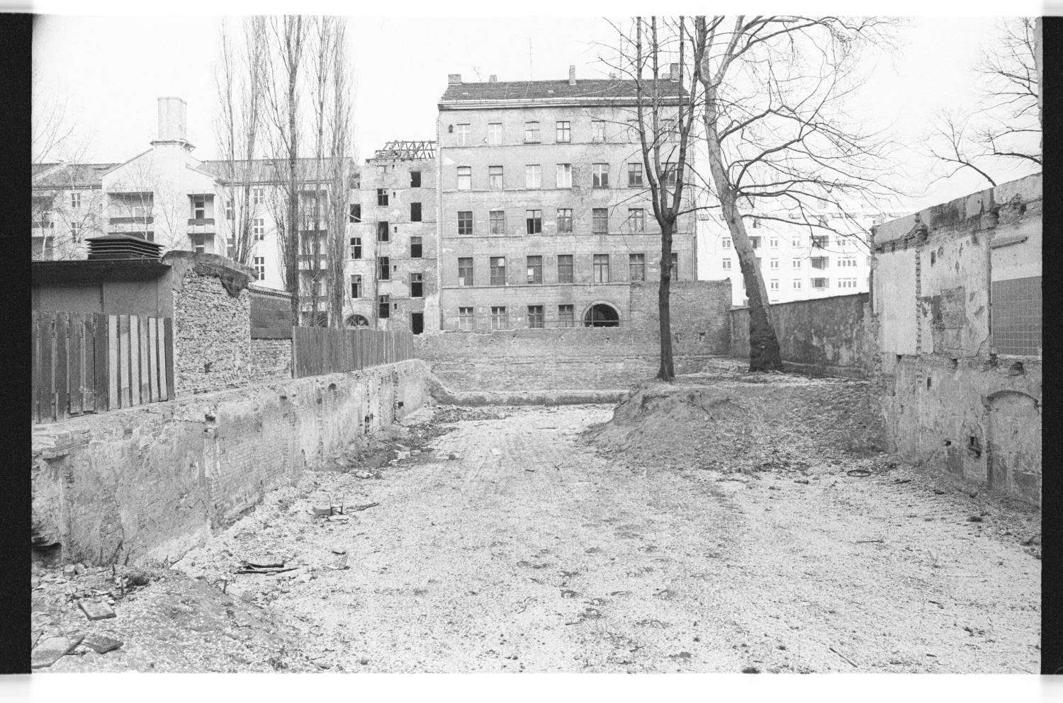 Kleinbildnegative: Baugrundstück, Winterfeldtstr. 27, 1981 (Museen Tempelhof-Schöneberg/Jürgen Henschel RR-F)