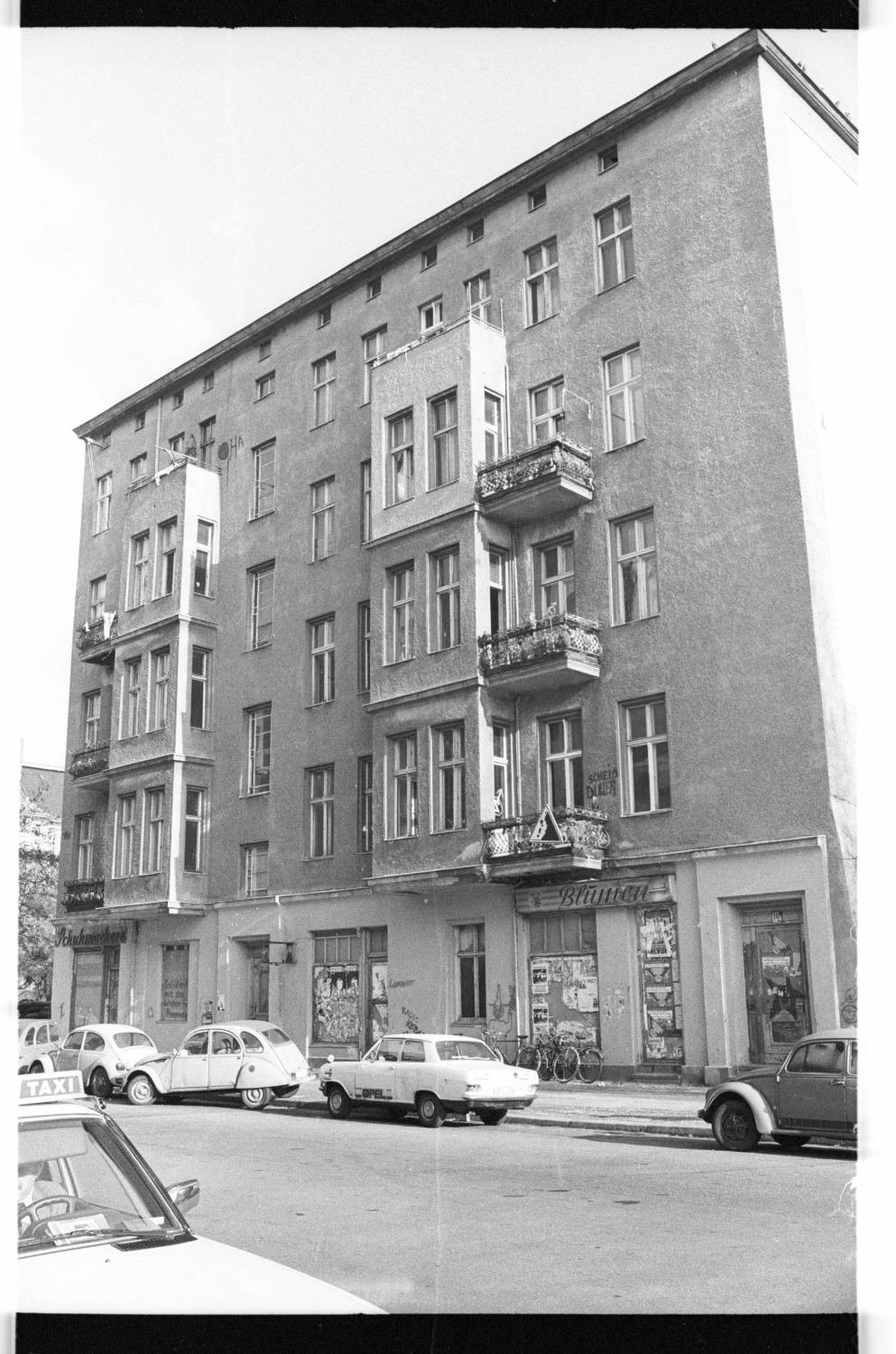 Kleinbildnegative: Besetztes Haus, Mansteinstr. 10, 1981 (Museen Tempelhof-Schöneberg/Jürgen Henschel RR-F)
