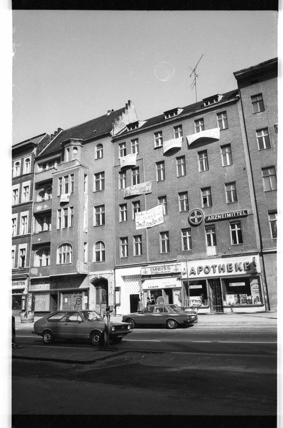 Kleinbildnegative: Besetztes Haus, Potsdamer Str. 157, 1981 (Museen Tempelhof-Schöneberg/Jürgen Henschel RR-F)