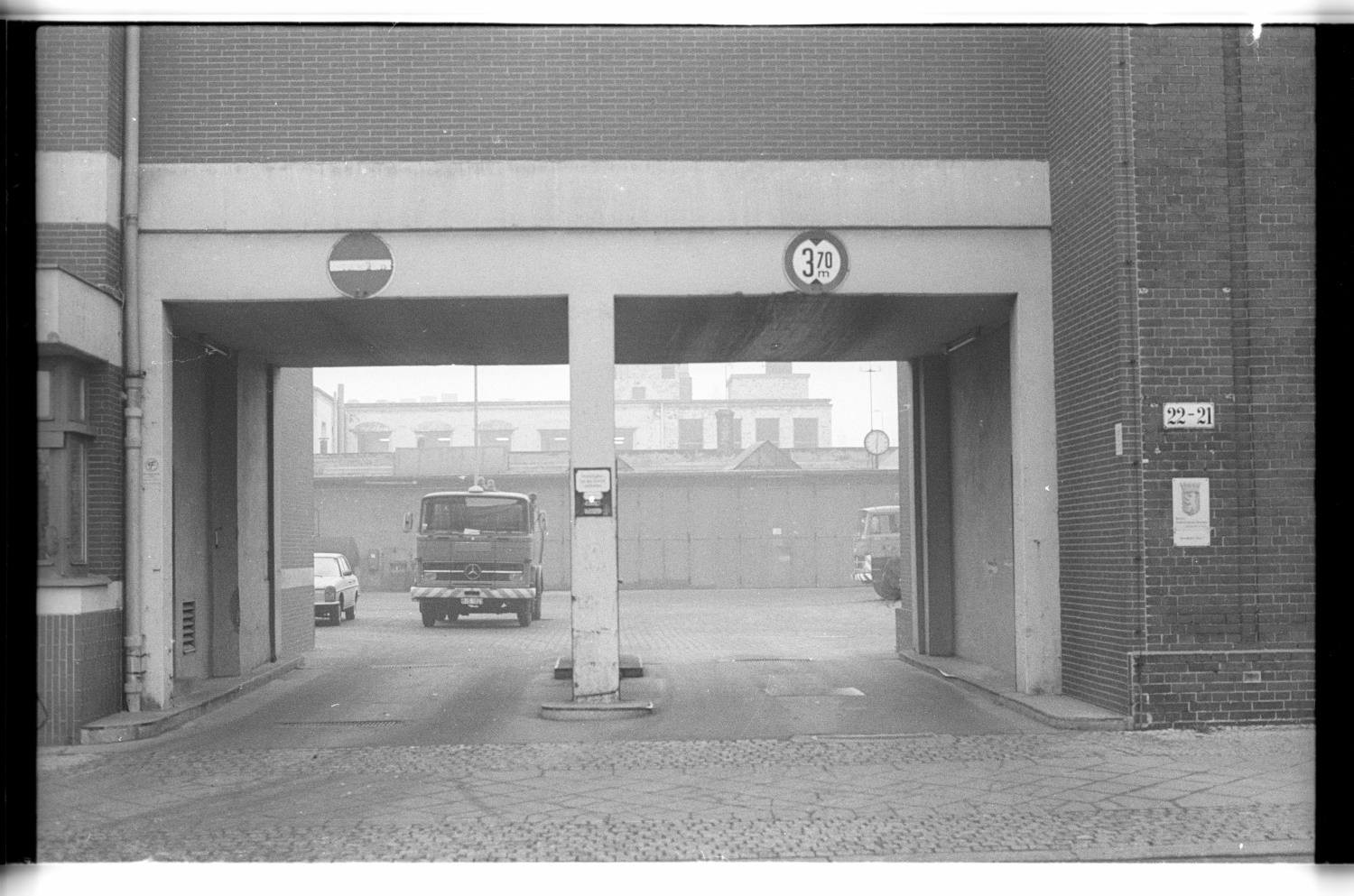Kleinbildnegative: BSR, Kärntener Straße und Naumannstraße, 1980 (Museen Tempelhof-Schöneberg/Jürgen Henschel RR-F)