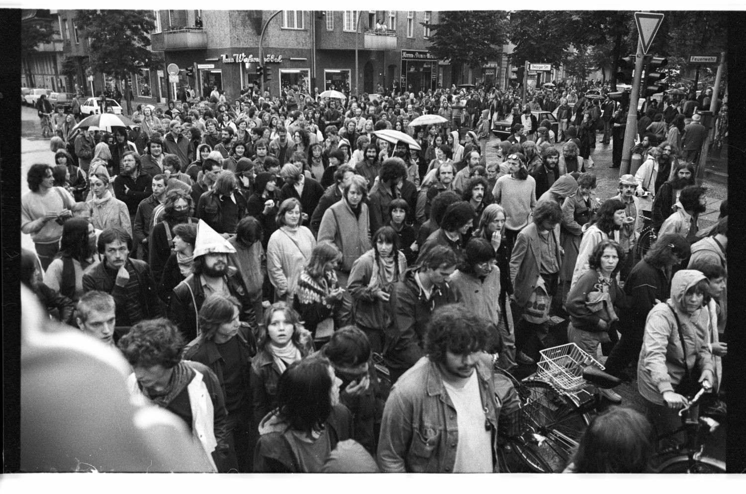 Kleinbildnegative: Demonstration für Mieter_innenrechte, 1981 (Museen Tempelhof-Schöneberg/Jürgen Henschel RR-F)