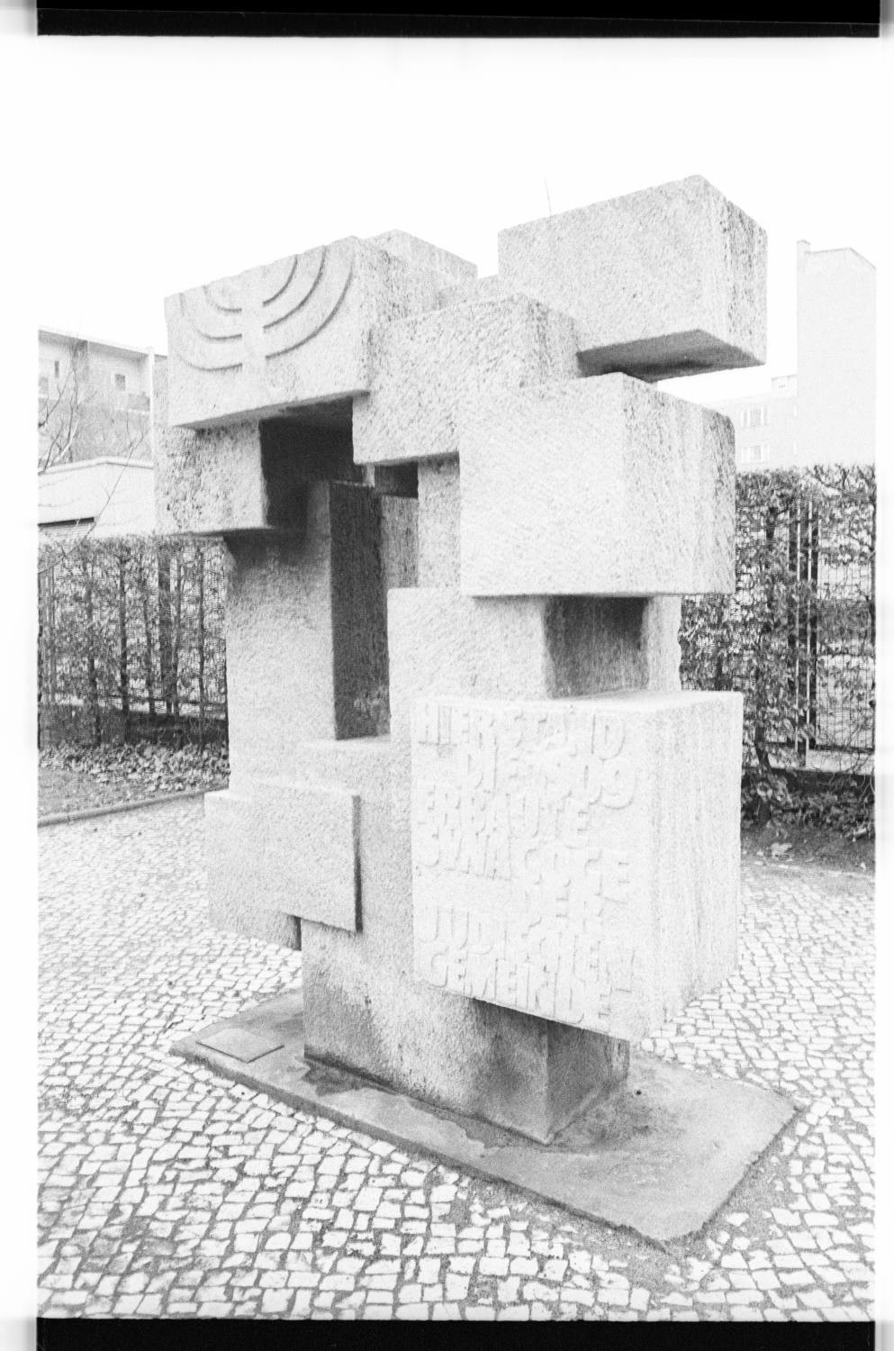 Kleinbildnegative: Denkmal, Synagoge Münchener Straße, 1980 (Museen Tempelhof-Schöneberg/Jürgen Henschel RR-F)