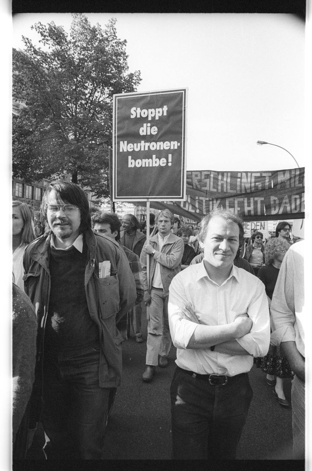 Kleinbildnegative: Friedensdemonstration vom Wittenberg- zum Winterfeldtplatz, 1981 (Museen Tempelhof-Schöneberg/Jürgen Henschel RR-F)