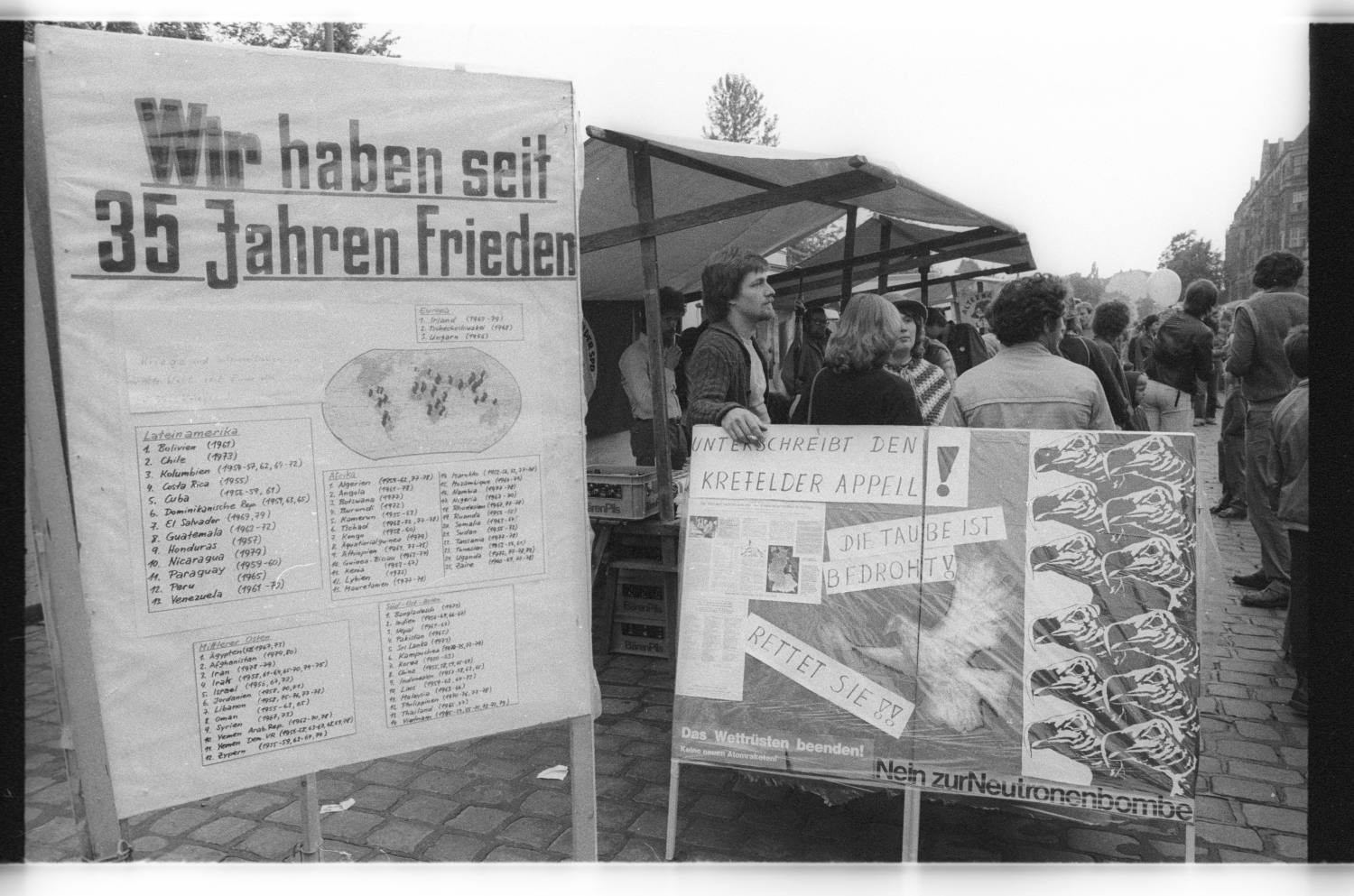 Kleinbildnegative: "Friedensmarkt Crellestraße", 1981 (Museen Tempelhof-Schöneberg/Jürgen Henschel RR-F)