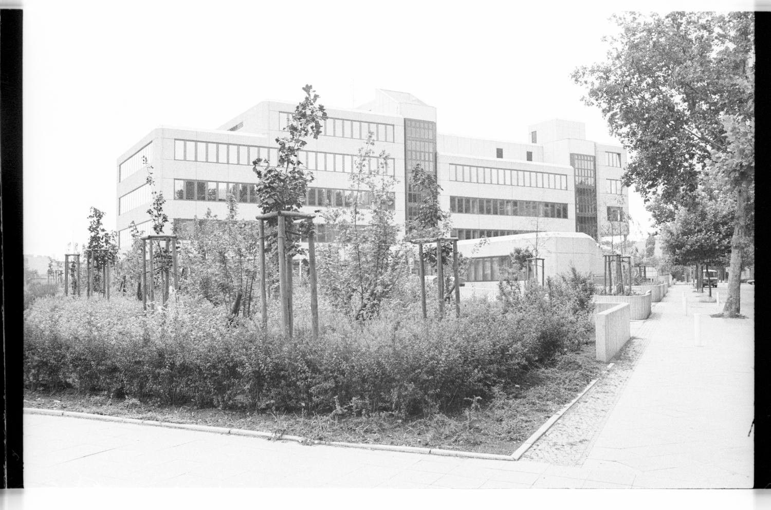 Kleinbildnegative: Gesundheitsamt, Erfurter Straße und Heylstraße Ecke Erfurter Straße, 1981 (Museen Tempelhof-Schöneberg/Jürgen Henschel RR-F)