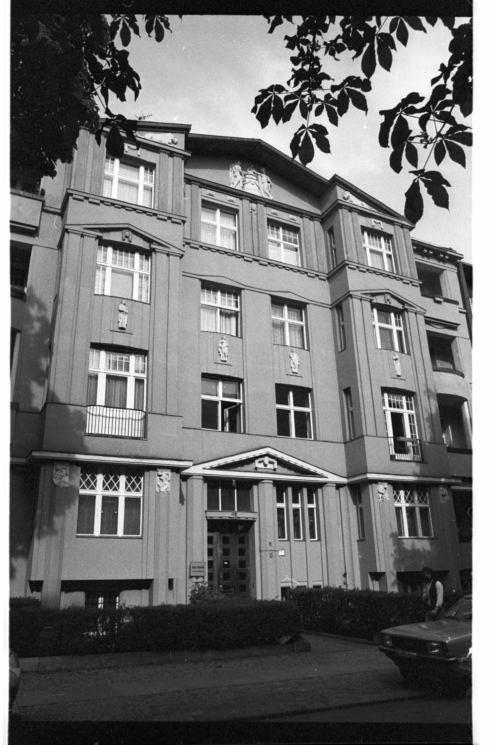 Kleinbildnegative: Mietshaus, Niedstraße, 1981 (Museen Tempelhof-Schöneberg/Jürgen Henschel RR-F)