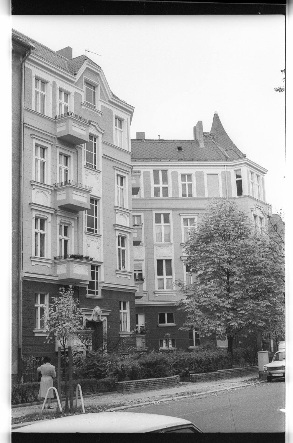 Kleinbildnegative: Mietshaus, Peter-Vischer-Straße Ecke Thorwaldsenstraße, 1979 (Museen Tempelhof-Schöneberg/Jürgen Henschel RR-F)