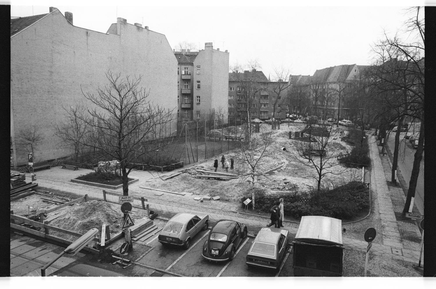 Kleinbildnegative: Spielplatz, Bornstraße, 1980 (Museen Tempelhof-Schöneberg/Jürgen Henschel RR-F)