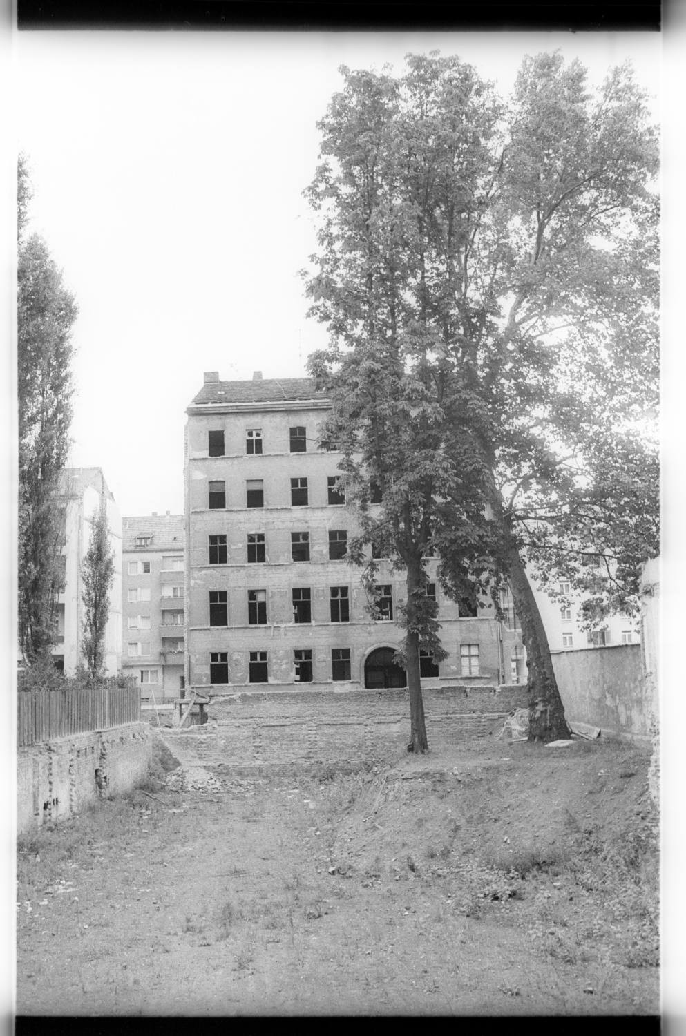 Kleinbildnegative: U.a. besetzte Häuser, Winterfeldstraße, 1981 (Museen Tempelhof-Schöneberg/Jürgen Henschel RR-F)