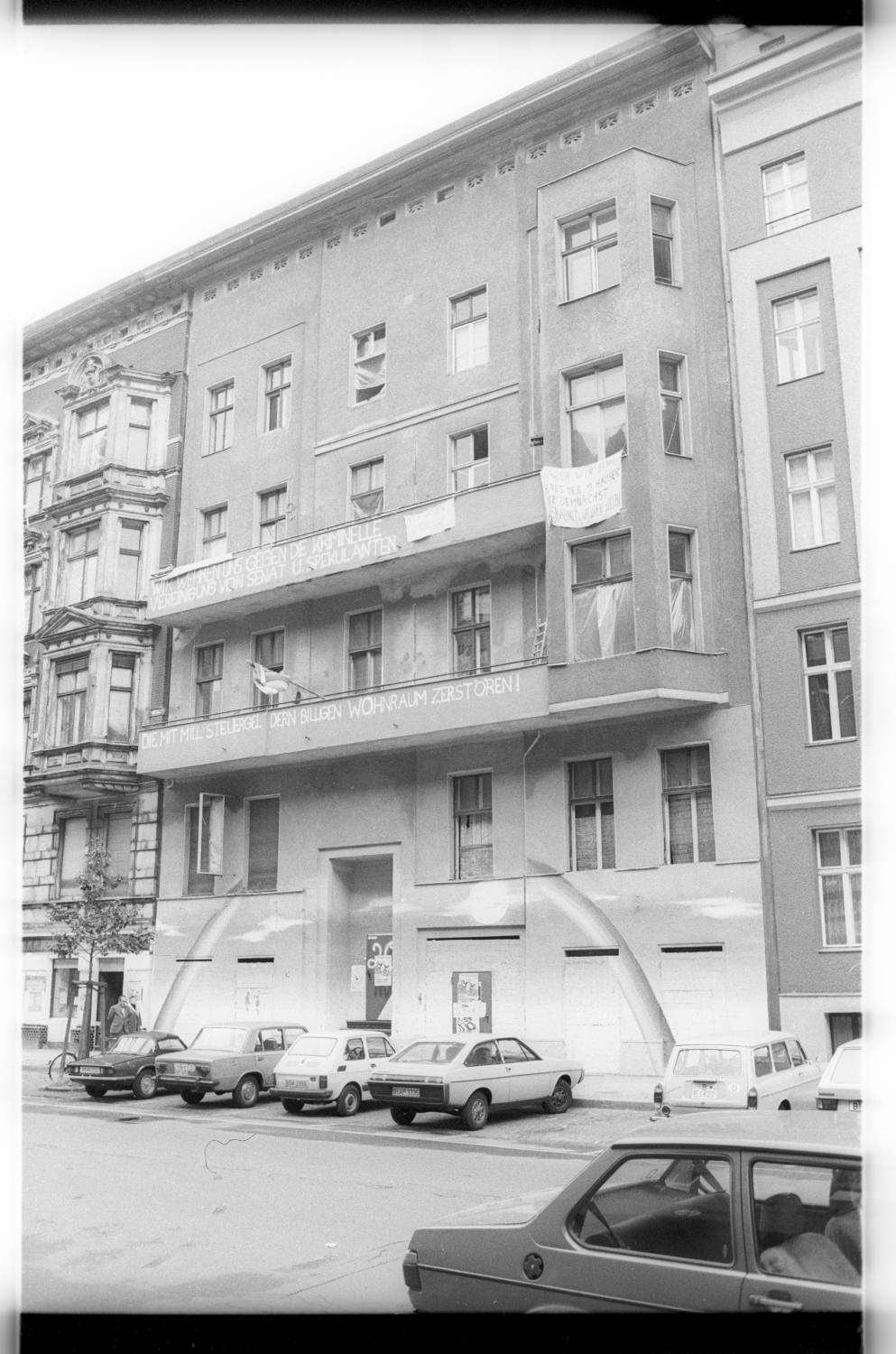 Kleinbildnegative: U.a. besetzte Häuser, Winterfeldstraße, 1981 (Museen Tempelhof-Schöneberg/Jürgen Henschel RR-F)