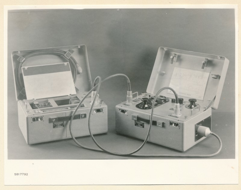 Lautstärkenmesser LSM1, Gesamtansicht ohne Mikrophon, Foto 22. Dezember 1958 (www.industriesalon.de CC BY-SA)