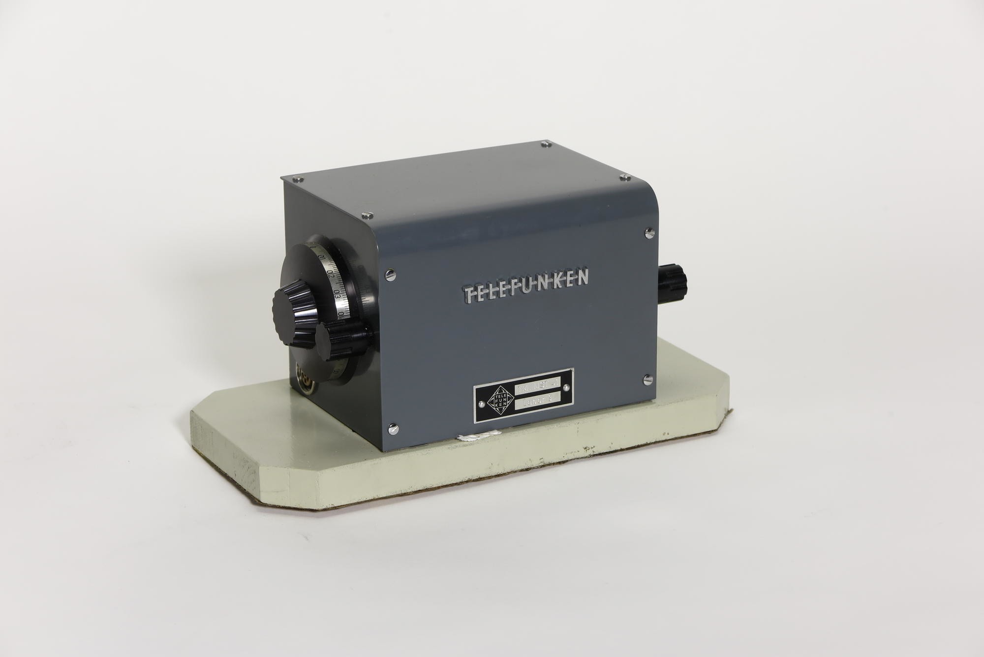 Magnetophon Telefunken TM/MST 41, Kopfeinheit mit Holzkoffer (Stiftung Deutsches Technikmuseum Berlin CC0)