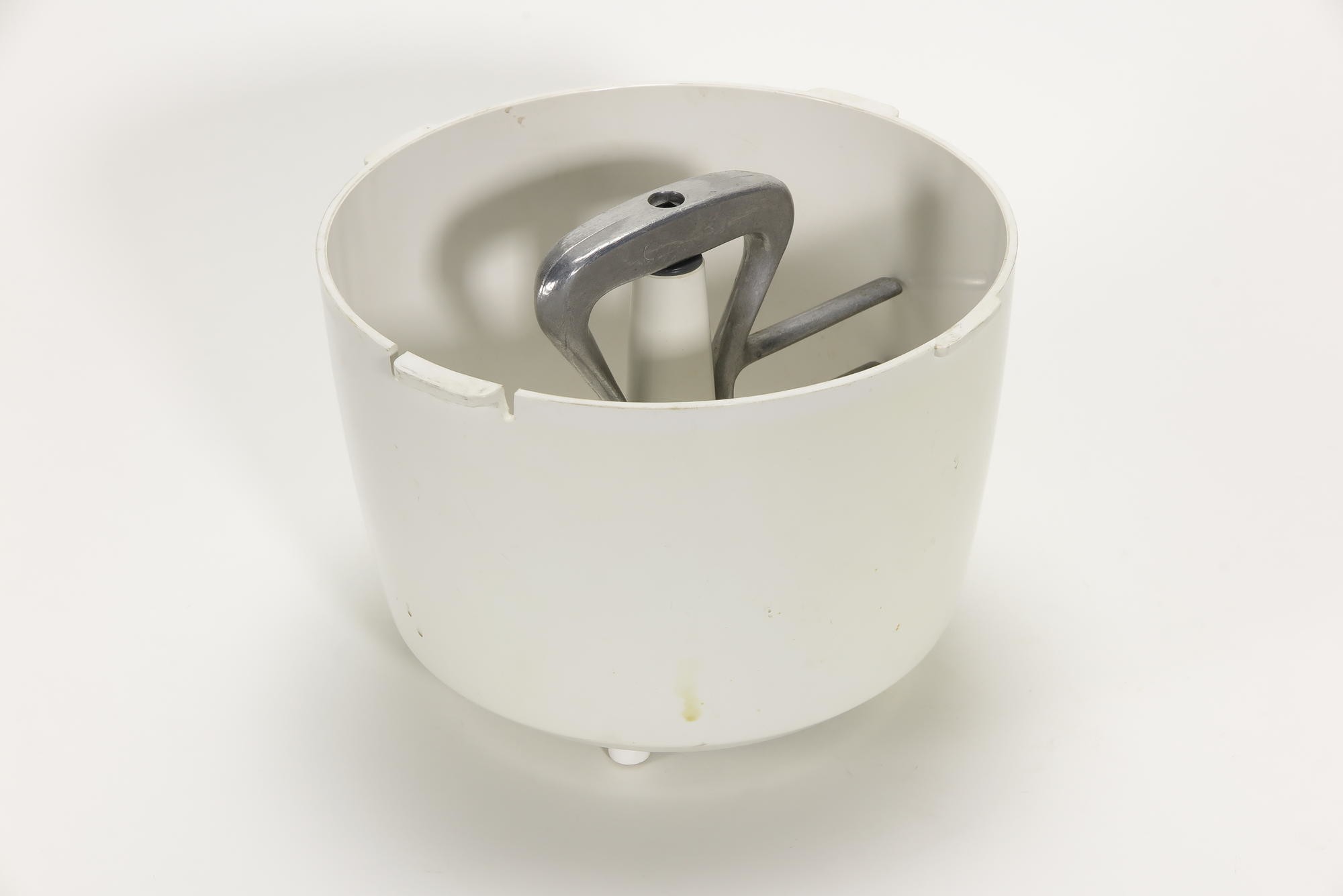 Rührschüssel mit Knetarm, Zubehör zu Elektrischer Küchenmaschine AEG Typ MUE 4 (Stiftung Deutsches Technikmuseum Berlin CC0)