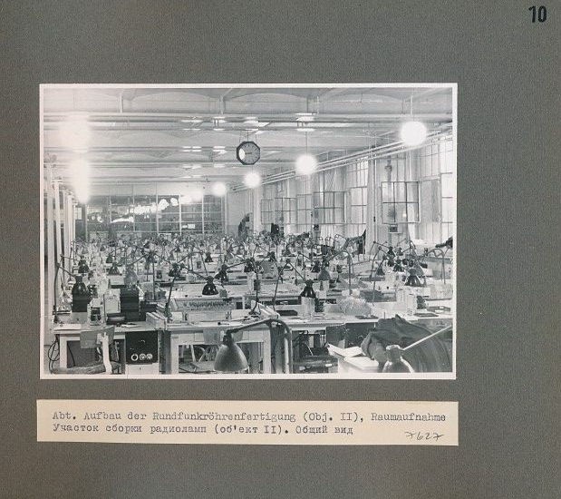 S. 10, Fotoalbum Produktion im Werk für Fernmeldewesen (HF), 1951 (www.industriesalon.de CC BY-SA)