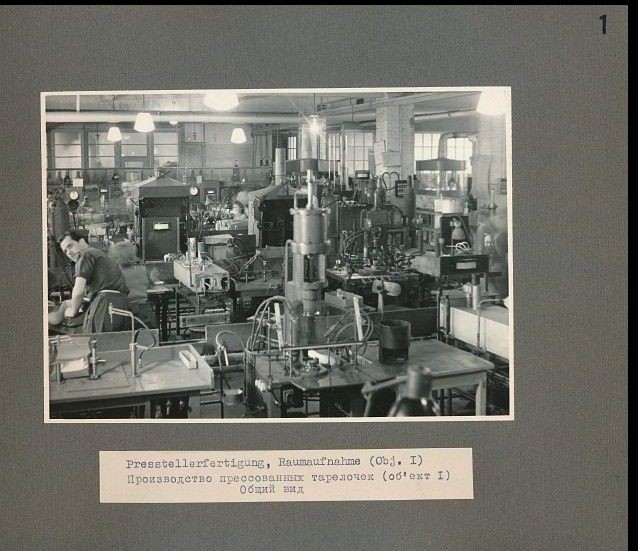 S.1, Fotoalbum Produktion im Werk für Fernmeldewesen (HF), 1951 (www.industriesalon.de CC BY-SA)