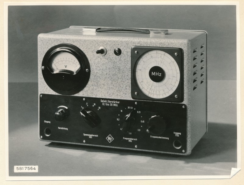 Selektiver Verstärker SV2 01-30 MHz Ansicht, Foto 25. Oktober 1958 (www.industriesalon.de CC BY-SA)