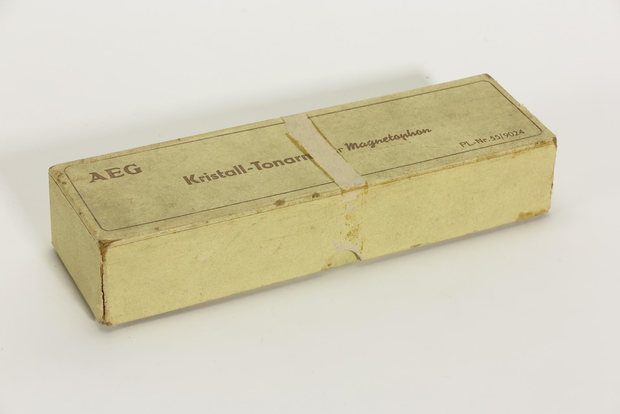 Verpackungskarton, Zubehör zu Kristall-Tonarm von Plattenspieler-Zusatz für AEG Magnetophon KL15 und KL15D (Stiftung Deutsches Technikmuseum Berlin CC0)