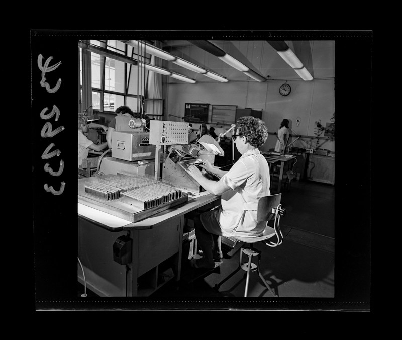 Fertigungseinrichtung der Diode 4, Foto Juni 1973 (www.industriesalon.de CC BY-NC-SA)