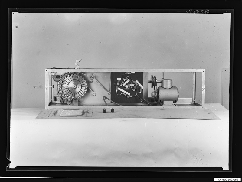 Golddraht-Diode-Automat, Bild 4, Einschub 1, Vorderseite, Foto April 1969 (www.industriesalon.de CC BY-SA)
