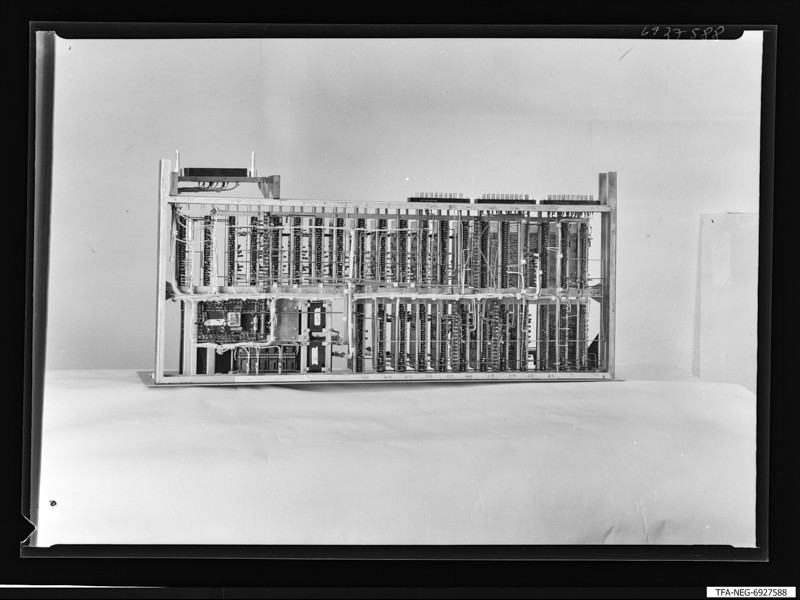 Golddraht-Diode-Automat, Bild 6, Einschub 2 Unterseite, Foto April 1969 (www.industriesalon.de CC BY-SA)