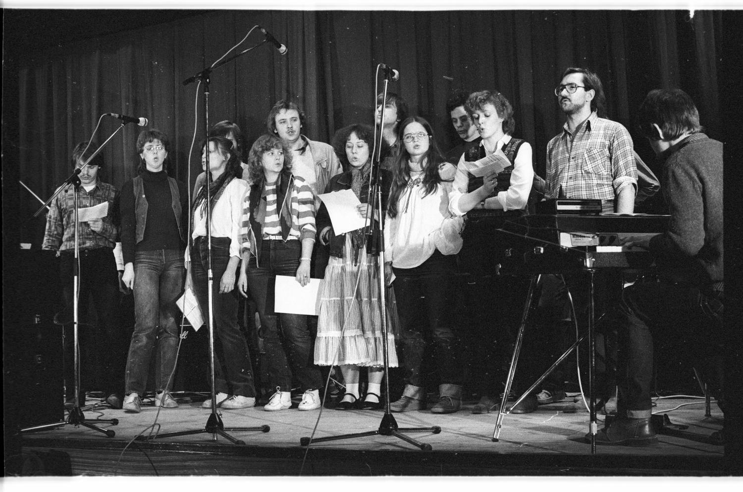 Kleinbildnegativ: „IG Metall Choir“, DGB-Haus, 1982 (Museen Tempelhof-Schöneberg/Jürgen Henschel RR-F)