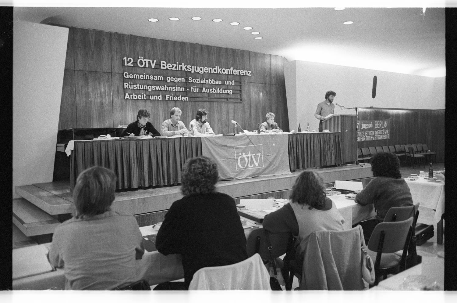 Kleinbildnegative: ÖTV-Bezirksjugendkonferenz, Prälat Schöneberg, 1983 (Museen Tempelhof-Schöneberg/Jürgen Henschel RR-F)