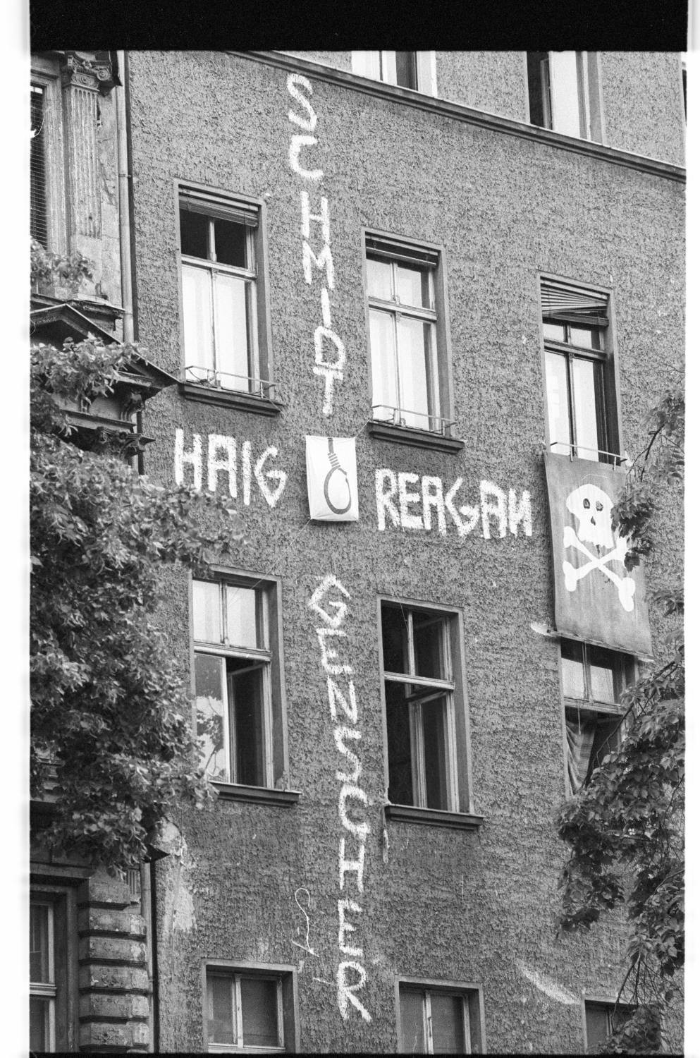 Kleinbildnegative: Anti-Reagan-Transparente, 1982 (Museen Tempelhof-Schöneberg/Jürgen Henschel RR-F)